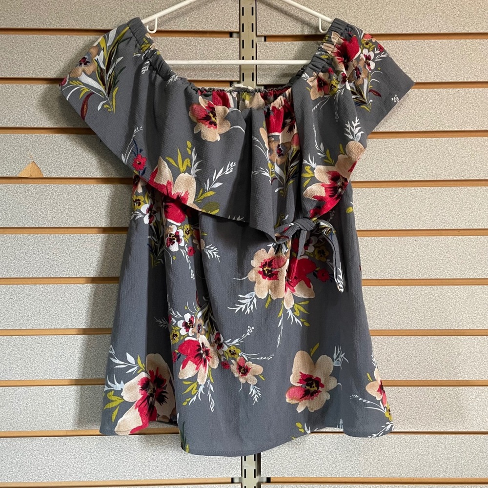 Entro Off‎ Shoulder Floral Ruffle Top Women's Size Medium Gray Red Floral